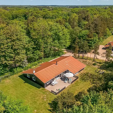 Prázdninový dům Beautiful In With Sauna