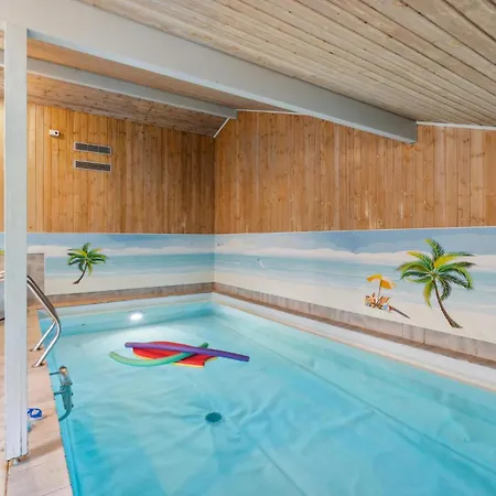 Holiday home Cozy In With Outdoor Swimming Pool *